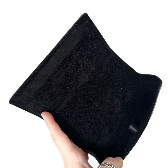 Authentic CHANEL Large Quilted Leather Oversized Sunglasses Case - Picture 9 of 13